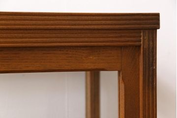 レトロ家具　昭和レトロ　引き出し付き　木の温もり溢れる薄型のガラスケース(飾り棚、陳列棚)