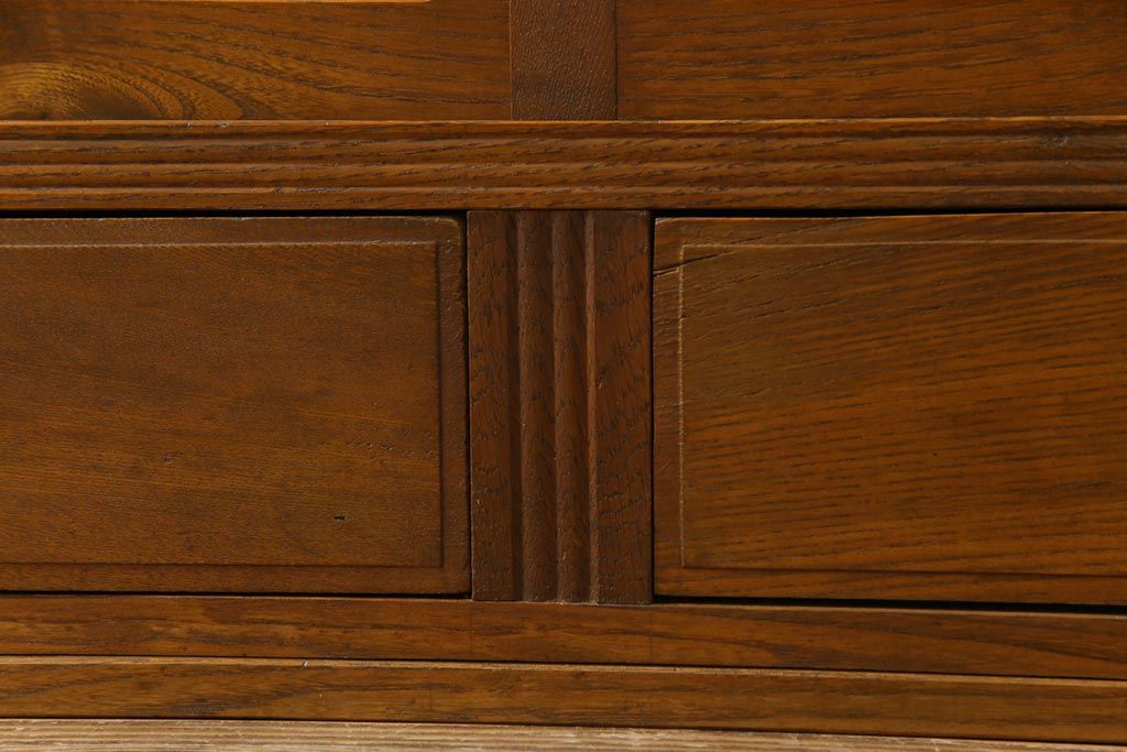 レトロ家具　昭和レトロ　引き出し付き　木の温もり溢れる薄型のガラスケース(飾り棚、陳列棚)