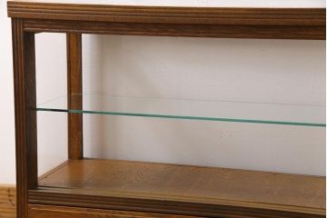 レトロ家具　昭和レトロ　素朴な佇まいが魅力の小振りなガラスケース(ショーケース、飾り棚、陳列棚)
