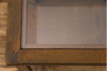 レトロ家具　昭和レトロ　素朴な佇まいが魅力の小振りなガラスケース(ショーケース、飾り棚、陳列棚)