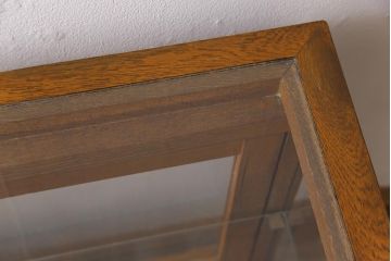 レトロ家具　昭和レトロ　素朴な佇まいが魅力の小振りなガラスケース(ショーケース、飾り棚、陳列棚)