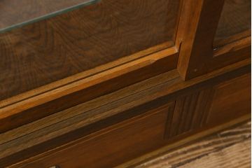 レトロ家具　昭和レトロ　素朴な佇まいが魅力の小振りなガラスケース(ショーケース、飾り棚、陳列棚)