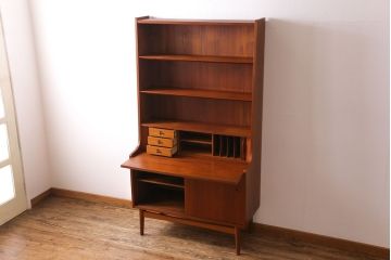 ヴィンテージ家具　北欧ビンテージ　デンマーク　作業台付き　お気に入りを並べて使えるカップボード(ブックシェルフ、陳列棚、オープンラック)(3)