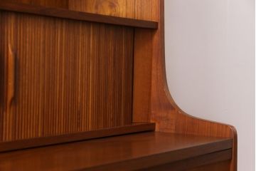 ヴィンテージ家具　北欧ビンテージ　デンマーク　作業台付き　お気に入りを並べて使えるカップボード(ブックシェルフ、陳列棚、オープンラック)(3)