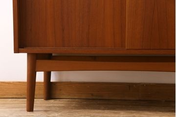 ヴィンテージ家具　北欧ビンテージ　デンマーク　作業台付き　お気に入りを並べて使えるカップボード(ブックシェルフ、陳列棚、オープンラック)(3)