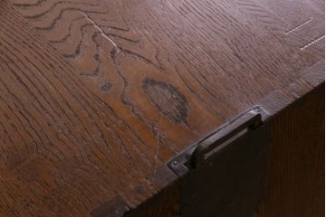 アンティーク家具　和製アンティーク　前面栗材鳥眼杢　リメイク　黒柿の縁が魅力的なローチェスト(ローボード、収納棚、引き出し)