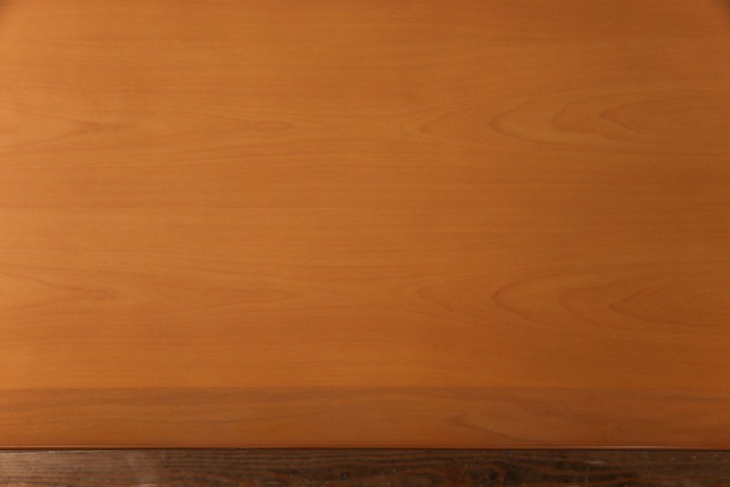 中古　富士ファニチア(FUJI FUNITURE)　カーブの脚が個性的な温もり溢れるダイニングテーブル(6人掛け)