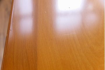 中古　富士ファニチア(FUJI FUNITURE)　カーブの脚が個性的な温もり溢れるダイニングテーブル(6人掛け)