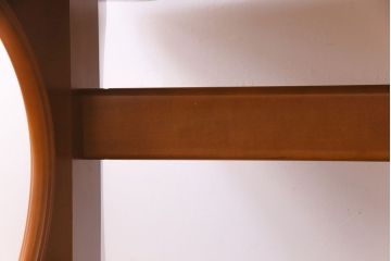 中古　富士ファニチア(FUJI FUNITURE)　カーブの脚が個性的な温もり溢れるダイニングテーブル(6人掛け)