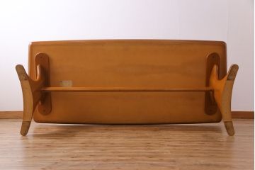 中古　富士ファニチア(FUJI FUNITURE)　カーブの脚が個性的な温もり溢れるダイニングテーブル(6人掛け)