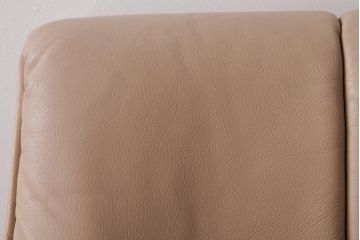 中古　富士ファニチア(FUJI FUNITURE)　個性的なフレームが目を引くキャスター付きダイニングチェア(アームチェア)(1)