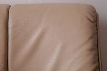 中古　富士ファニチア(FUJI FUNITURE)　個性的なフレームが目を引くキャスター付きダイニングチェア(アームチェア)(1)