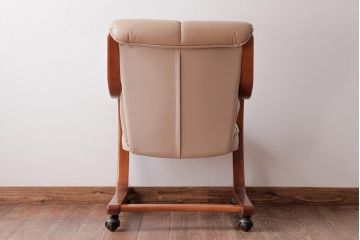 中古　富士ファニチア(FUJI FUNITURE)　個性的なフレームが目を引くキャスター付きダイニングチェア(アームチェア)(1)