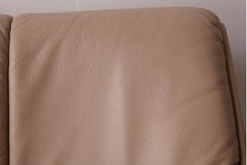 中古　富士ファニチア(FUJI FUNITURE)　キャスター付き　個性的なフレームが目を引くオリジナル座面のダイニングチェア(アームチェア)(1)