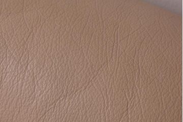 中古　富士ファニチア(FUJI FUNITURE)　キャスター付き　個性的なフレームが目を引くオリジナル座面のダイニングチェア(アームチェア)(1)