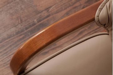 中古　富士ファニチア(FUJI FUNITURE)　キャスター付き　個性的なフレームが目を引くオリジナル座面のダイニングチェア(アームチェア)(1)