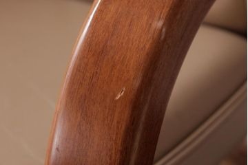 中古　富士ファニチア(FUJI FUNITURE)　キャスター付き　個性的なフレームが目を引くオリジナル座面のダイニングチェア(アームチェア)(1)