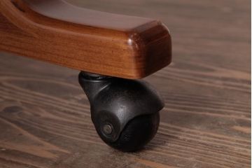 中古　富士ファニチア(FUJI FUNITURE)　キャスター付き　個性的なフレームが目を引くオリジナル座面のダイニングチェア(アームチェア)(1)