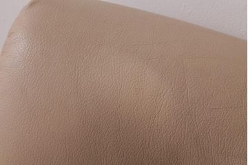 中古　富士ファニチア(FUJI FUNITURE)　キャスター付き　個性的なフレームが目を引くオリジナル座面のダイニングチェア(アームチェア)(2)