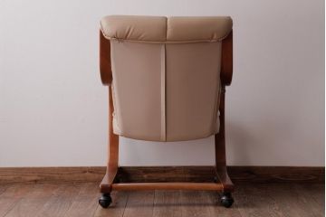 中古　富士ファニチア(FUJI FUNITURE)　キャスター付き　個性的なフレームが目を引くオリジナル座面のダイニングチェア(アームチェア)(2)