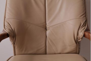 中古　富士ファニチア(FUJI FUNITURE)　キャスター付き　個性的なフレームが目を引くオリジナル座面のダイニングチェア(アームチェア)(3)