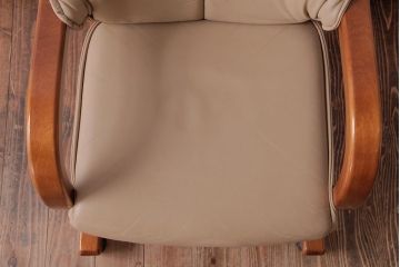 中古　富士ファニチア(FUJI FUNITURE)　キャスター付き　個性的なフレームが目を引くオリジナル座面のダイニングチェア(アームチェア)
