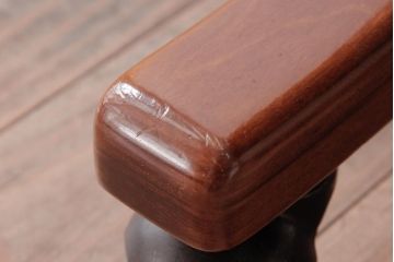 中古　富士ファニチア(FUJI FUNITURE)　キャスター付き　個性的なフレームが目を引くオリジナル座面のダイニングチェア(アームチェア)