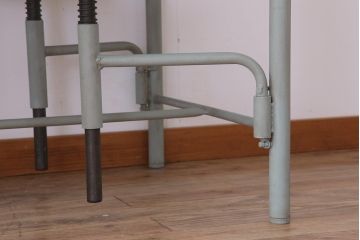 ラフジュ工房オリジナル アンティークペイントが魅力的な6脚格納スツール付きテーブル(ダイニングテーブル、作業台)(1)