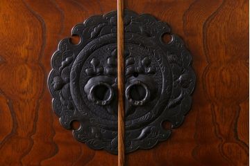 中古　ビンテージ岩谷堂　薄型　上質な和の空間づくりにおすすめなリメイク収納棚(戸棚、キャビネット、本棚、書棚、ブックケース、下駄箱)