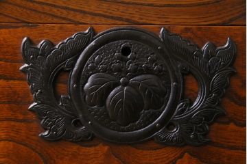 中古　ビンテージ岩谷堂　薄型　上質な和の空間づくりにおすすめなリメイク収納棚(戸棚、キャビネット、本棚、書棚、ブックケース、下駄箱)