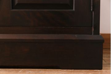 ビンテージ家具　美品　北海道民芸家具　小振り　落ち着きあるシックな佇まいのワードローブ