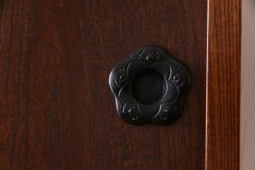 中古美品　岩谷堂箪笥　獅子モチーフの金具が目を引く重ね箪笥(チェスト、整理箪笥)