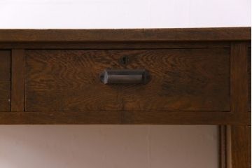 レトロ家具　昭和レトロ　大振り　古いナラ材の風合いが味のある片袖机(ワークデスク、在宅ワーク、在宅用、作業台)