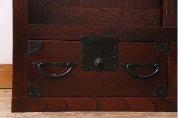 和製アンティーク　美品　ケヤキ材　上品さと存在感を放つ階段箪笥(時代箪笥)