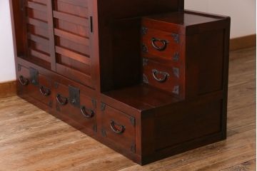 和製アンティーク　美品　ケヤキ材　上品さと存在感を放つ階段箪笥(時代箪笥)