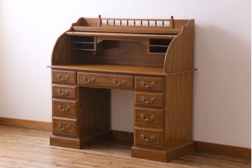 中古　Riverside　Furniture社　アンティーク風のクラシカルデザインが魅力のロールトップデスク(ワークデスク、在宅ワーク、在宅用、両袖机)