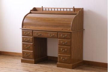 中古　Riverside　Furniture社　アンティーク風のクラシカルデザインが魅力のロールトップデスク(ワークデスク、在宅ワーク、在宅用、両袖机)