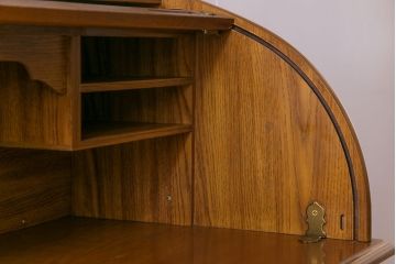 中古　Riverside　Furniture社　アンティーク風のクラシカルデザインが魅力のロールトップデスク(ワークデスク、在宅ワーク、在宅用、両袖机)