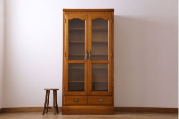 中古　横浜ダニエル(daniel)　A-208　エレガントな佇まいが魅力のブックケース(本箱、収納棚、キャビネット)(定価約50万円)