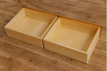 中古　横浜ダニエル(daniel)　A-208　エレガントな佇まいが魅力のブックケース(本箱、収納棚、キャビネット)(定価約50万円)