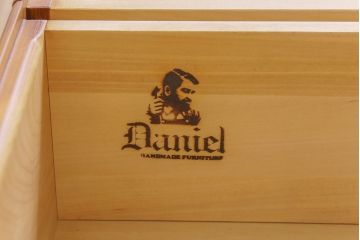 中古　横浜ダニエル(daniel)　A-208　エレガントな佇まいが魅力のブックケース(本箱、収納棚、キャビネット)(定価約50万円)