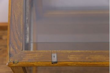 レトロ家具　昭和レトロ　ナラ材　懐かしさを感じる木味が魅力のガラスケース(ショーケース、飾り棚、陳列棚)