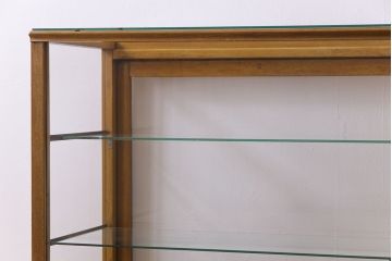 レトロ家具　昭和レトロ　ナラ材　懐かしさを感じる木味が魅力のガラスケース(ショーケース、飾り棚、陳列棚)