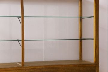 レトロ家具　昭和レトロ　ナラ材　懐かしさを感じる木味が魅力のガラスケース(ショーケース、飾り棚、陳列棚)