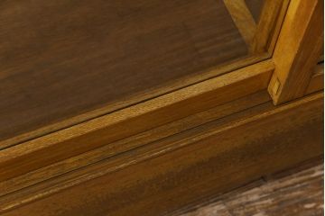 レトロ家具　昭和レトロ　ナラ材　懐かしさを感じる木味が魅力のガラスケース(ショーケース、飾り棚、陳列棚)