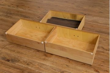中古　DREXEL HERITAGE(ドレクセルヘリテイジ)　ダウンライト付きキャビネット(飾り棚、チャイナ、食器棚)