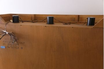 中古　DREXEL HERITAGE(ドレクセルヘリテイジ)　ダウンライト付きキャビネット(飾り棚、チャイナ、食器棚)