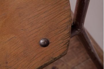 ヴィンテージ家具　イギリスビンテージ　素朴で懐かしさのあるスクールチェア(ワークチェア)(3)