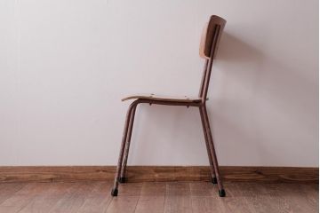 ヴィンテージ家具　イギリスビンテージ　素朴で懐かしさのあるスクールチェア(ワークチェア)(3)