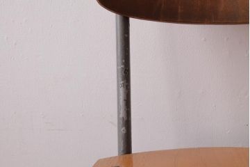 ヴィンテージ家具　イギリスビンテージ　素朴で懐かしさのあるスクールチェア(ワークチェア)